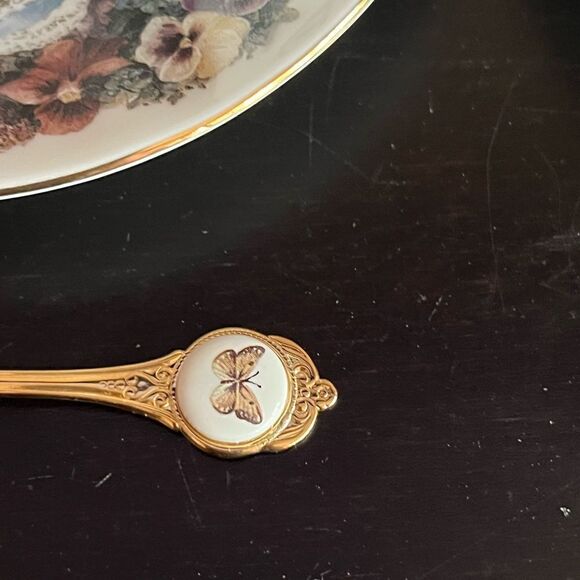 Bradford Exchange Lena Liu greetings teacup,spoon and saucer set for 2 - Picture 10 of 15